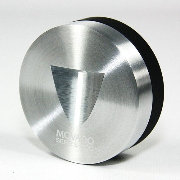 MOVADO MUSEUM DIAL SLEEK AND VERSATILE TRAVEL ALARM CLOCK  MOVADO MUSEUM DIAL SLEEK AND VERSATILE TRAVEL ALARM CLOCK RBL000218M